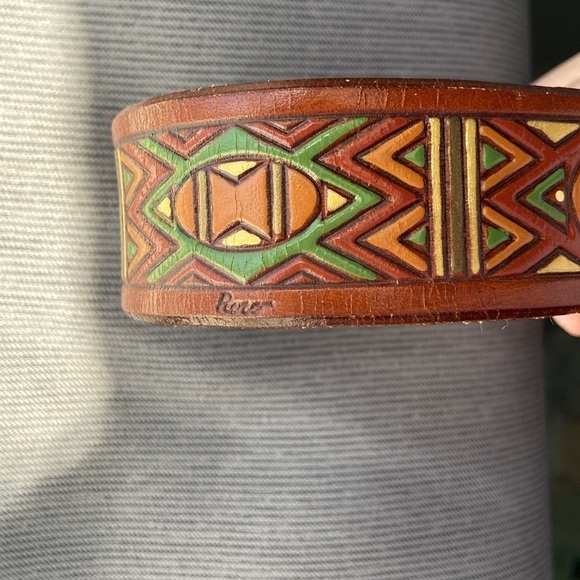 Women’s PIERO brown with hand painted carved Ethnic patterns leather belt Sz 32 - Picture 2 of 15